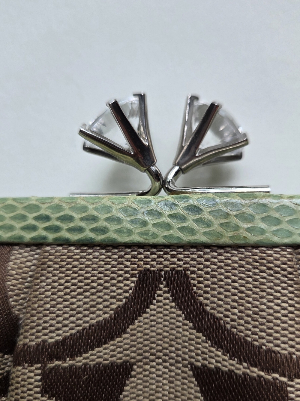 COACH Y2K Limited Edition Signature Snake Skin Framed Kisslock Clutch -- Green - Picture 2 of 9